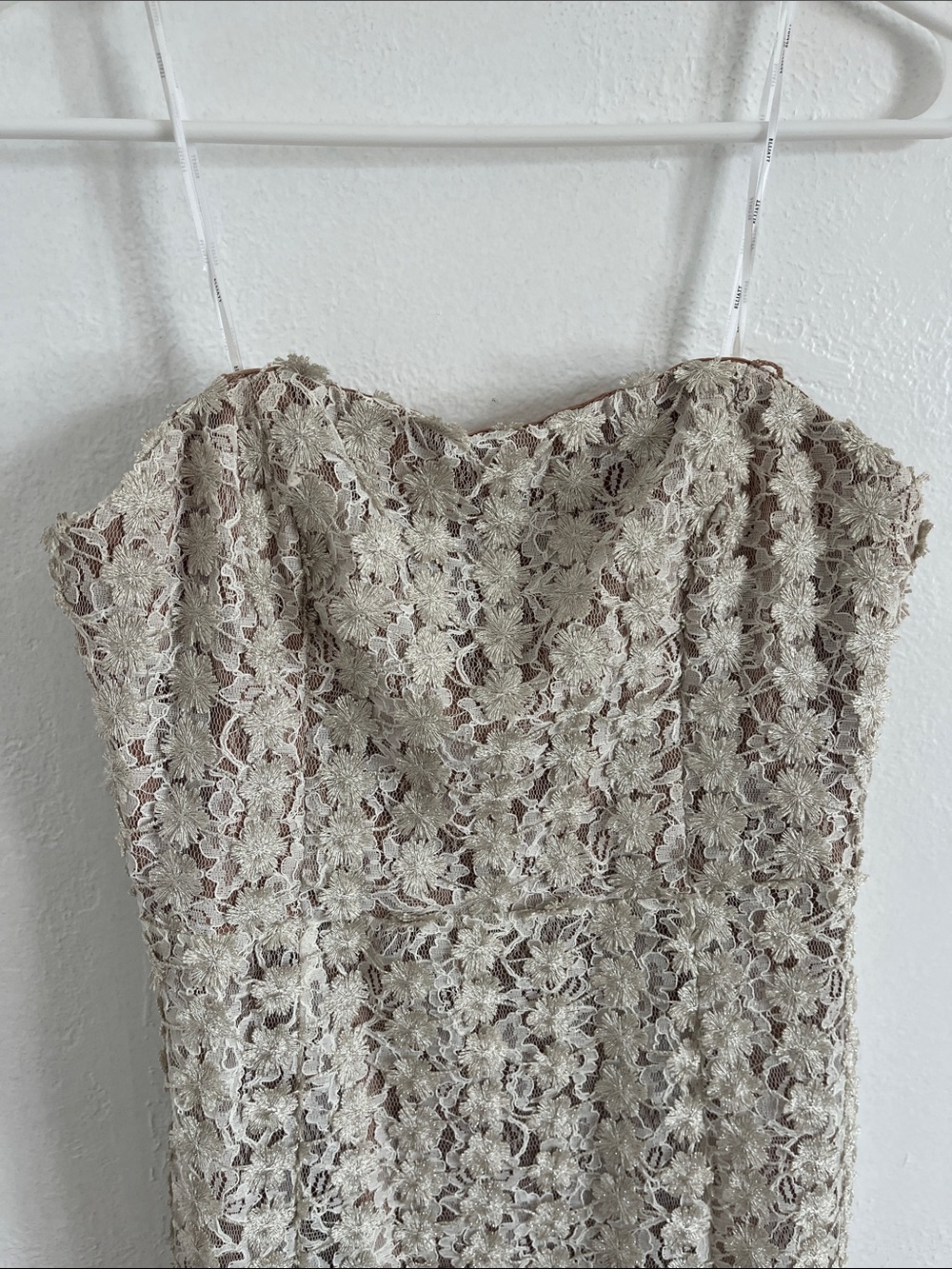 Elliatt Cali Strapless Lace Midi Dress Size Medium NWT - Picture 9 of 9